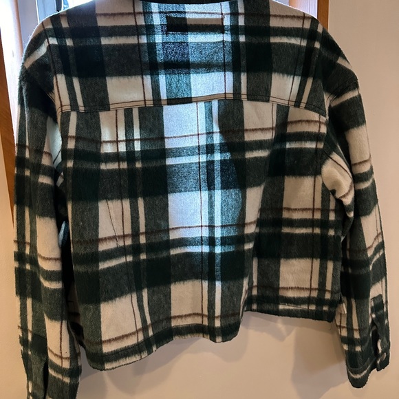 Zara Cropped Shacket - Picture 2 of 5